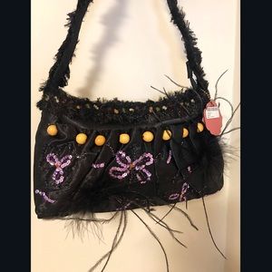 NEW BELOW COST 😎 ADORABLE EMBELLISHED HANDBAG